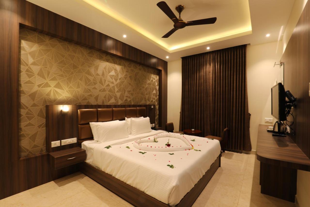 Mayuraa Residency Hotel